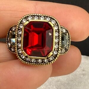 Heidi Daus Rhinestone Ring Red Gold Tone Cocktail Signed Size 8.75